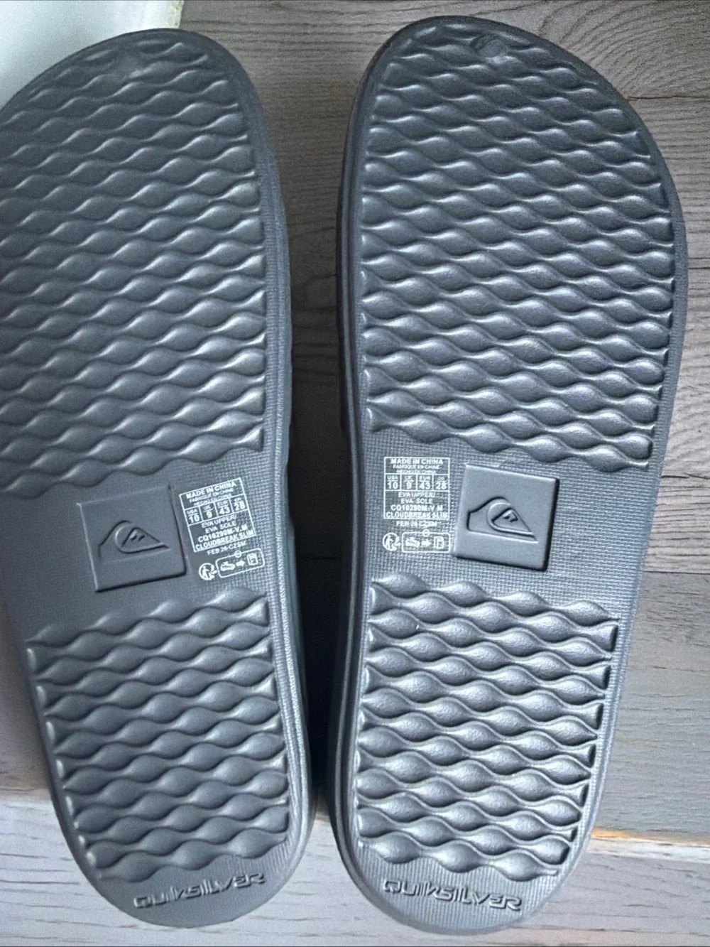 Quiksilver Cloudbreak Slim Men’s Size 10 Slide Sandals. Grey. New with tags.